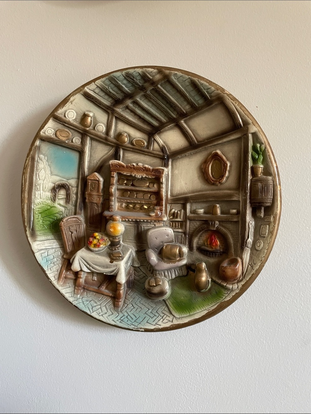 Vintage 3D Chalkware Interior Cottage Wall Plate